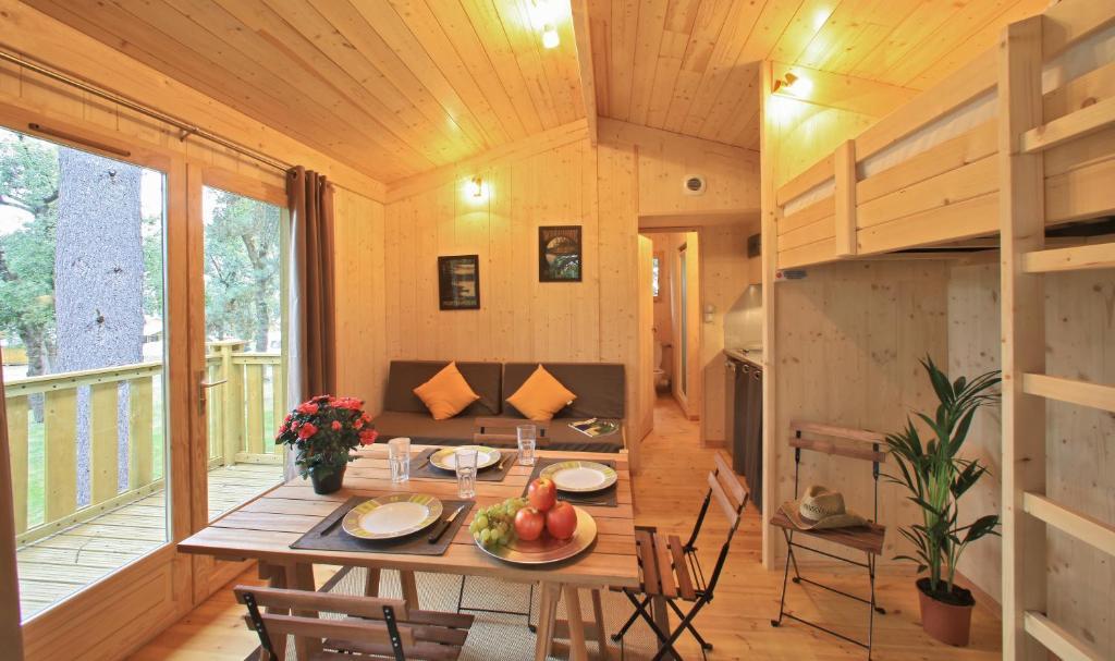 Albirondack Camping Lodge & Spa Pokoj fotografie